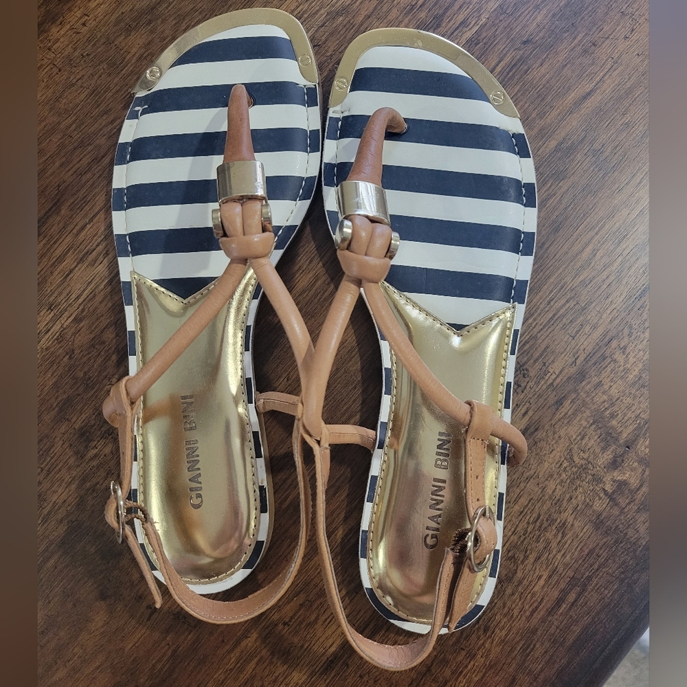 Gianni Bini Tan and Gold Striped Women’s Thong Sandals - Like New
